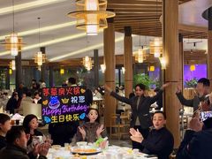 -茅草房·河畔园林火锅