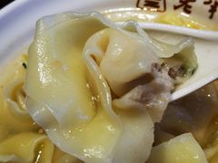 刀鱼馄饨-老半斋(福州路店)