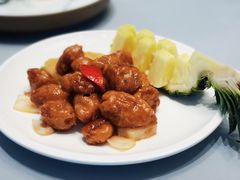 菠萝咕噜肉-一澜江宴·江景地标楚菜(江滩公园店)