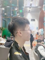 -卡尔诗·科技美肤连锁