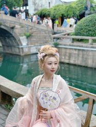 -一揽芳华汉服旗袍体验馆(拙政园店)