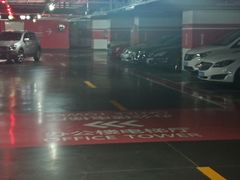 -龙湖上海闵行天街-停车场