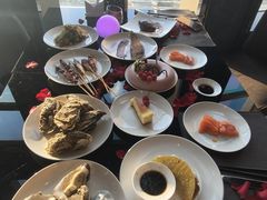 -唐拉雅秀酒店-西锦汇空中BBQ·思创餐厅
