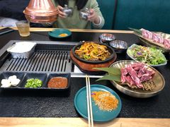 -臻牛烤肉