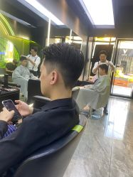 -不迫先生专业男士剪发