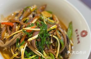 Eel and Tripe Noodles