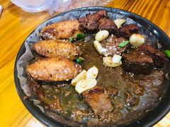 -老东镇啤酒屋海鲜加工·蒸汽海鲜·海鲜烧烤(台东店)