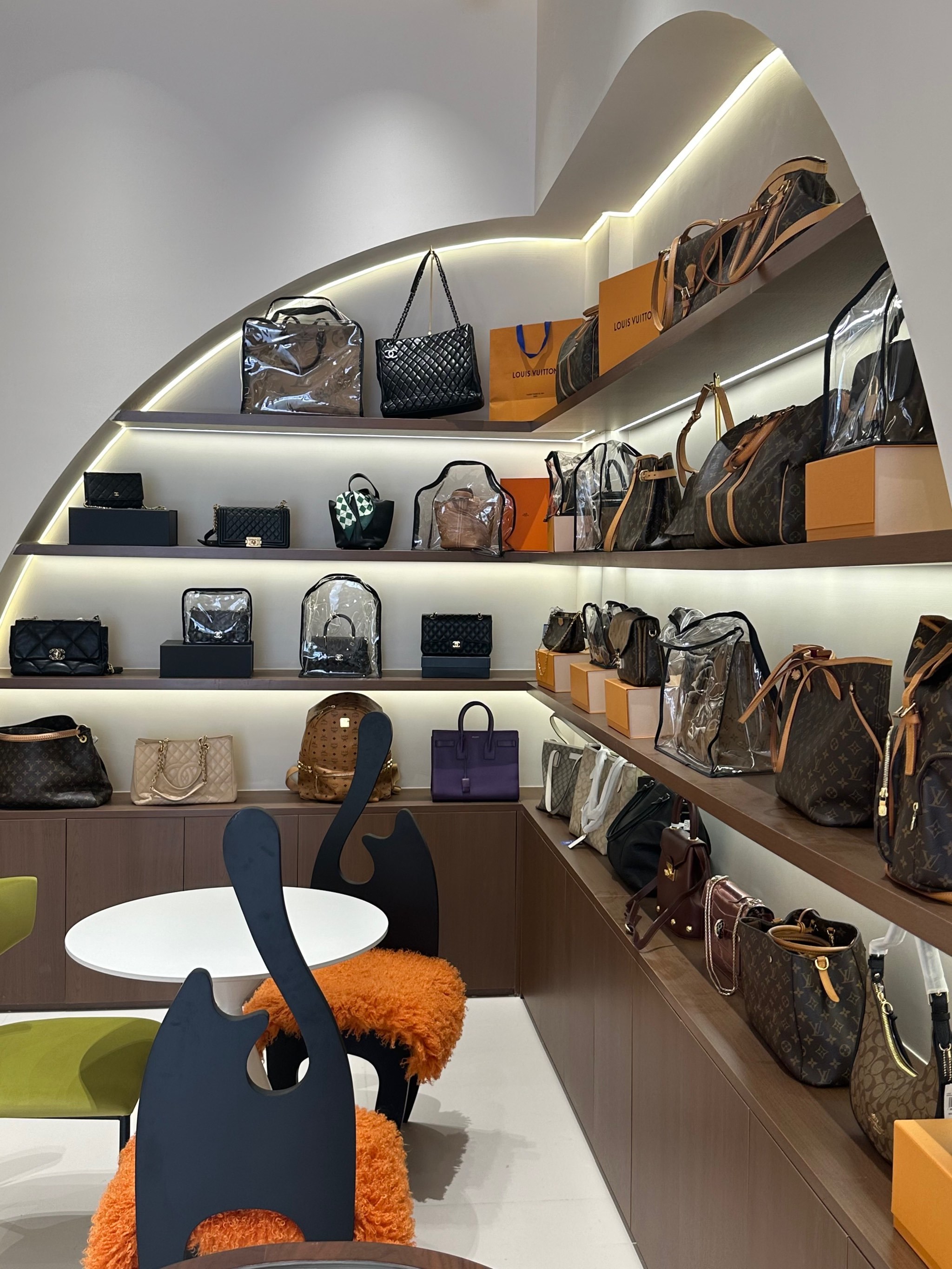 在赣州二奢店入了一只包包 后悔了