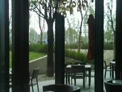 西餐厅一角-上海虹桥西郊假日酒店