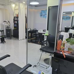 -V7 HAIR SALON