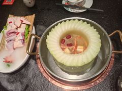 -得意咚瓜·顺德鱼生·冬瓜火锅(深圳首店)