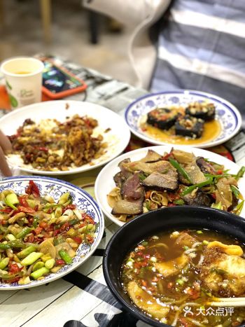 烟台排名第一的湘菜!酸辣米粉绝了!