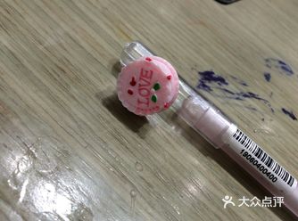 记得以前读初中高中的时候就特别喜欢买好看的笔