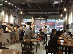 大堂-HELLO 27 意面·沙拉·帕尼尼