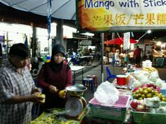 -芒果糯米饭摊子