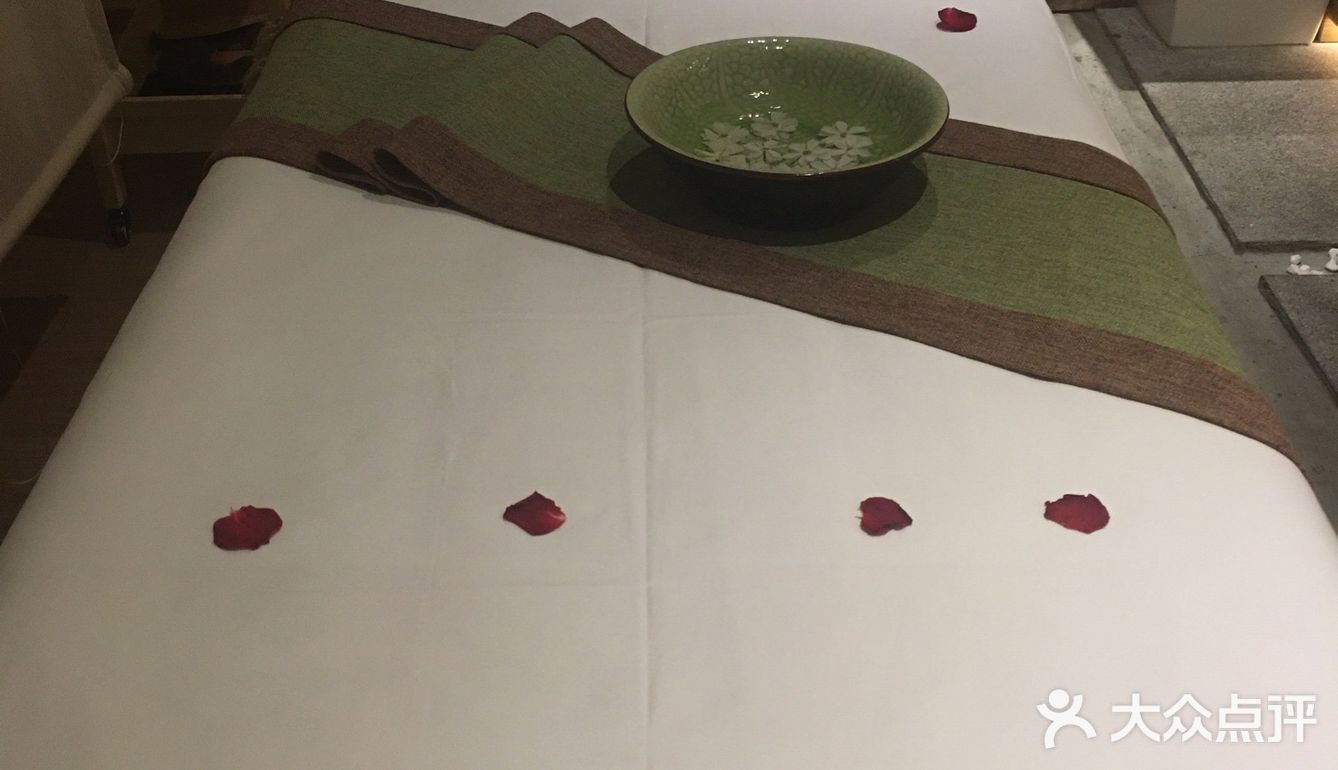 结束后还准备了银耳羹以及坚果饼干