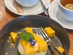 -Chom Cafe and Restaurant