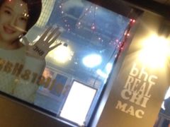 -BHC炸鸡(明洞总店)