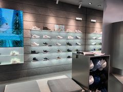 -迪桑特DESCENTE(北京三里屯BLANC店)