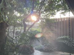 -Chom Cafe and Restaurant