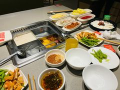 -海底捞火锅(曹安公路店)