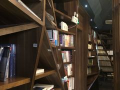 -钟书阁(松江泰晤士小镇店)