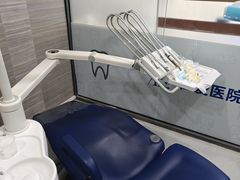 -上海仁爱医院口腔科 · 种植