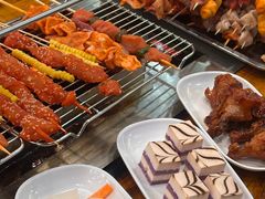 -哈尔滨小酒馆·鲜肉现穿自助烧烤(康新花园店)