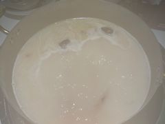 -洪氏嗨捞·广东猪肚鸡·椰子鸡火锅(西咸万象城店)