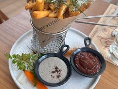 -Mark&Mars Restaurant