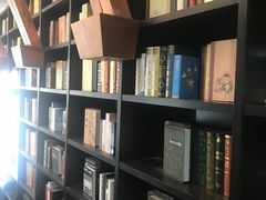 -钟书阁(松江泰晤士小镇店)