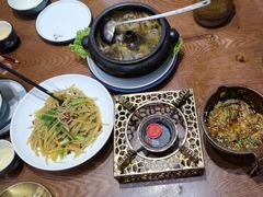 -老滇山寨•云南特色菜•地方菜•民族风情歌舞表演(金碧店)