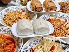 -李与白包子铺(桐梓林店)