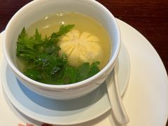 文蛤白糕菊花脑鸡汤-杭州西子湖四季酒店·金沙厅