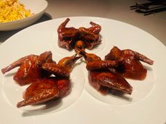 脆皮妙龄鸽-荣轩(新荣记环球金融中心店)