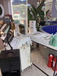 -PE SALON 