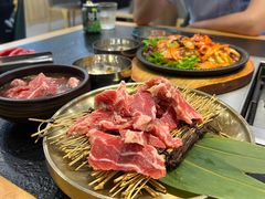 -臻牛烤肉