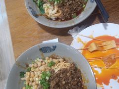 -丁丁猫重庆小面(徐州路店)
