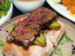 -mordew加州日记西餐&小酒馆(新天地店)