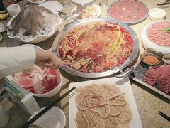 -茅草房·河畔园林火锅