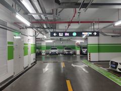 -龙湖上海闵行天街-停车场