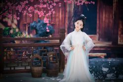 点击看大图 -九月鹰飞汉服摄影工作室