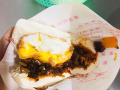 -清真马乐贝腊牛肉蛋黄菜夹馍(马蓉洒金桥店)