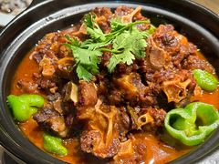 红焖牛尾-董厨煨汤馆(车站路店)