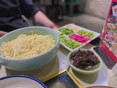 老北京炸酱面-京味斋·北京烤鸭(北京南站洋桥店)