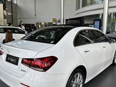 -宁波之星奔驰4S店(海曙店)