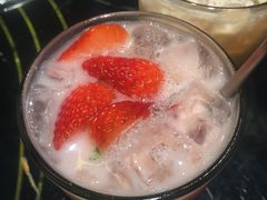 草莓益力多-野萃山·潮汕厚果汁(十亩地店)