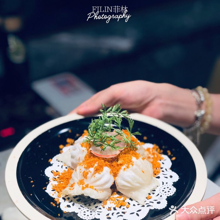 广州 | 必吃榜老字号粤菜喝茶-天上飞的鸽鸽-地下花园式体验