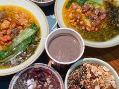 -八月美食小馆(银泰城总店)