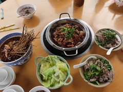 -大众跷脚牛肉馆·非遗传承单位(峨眉山店)